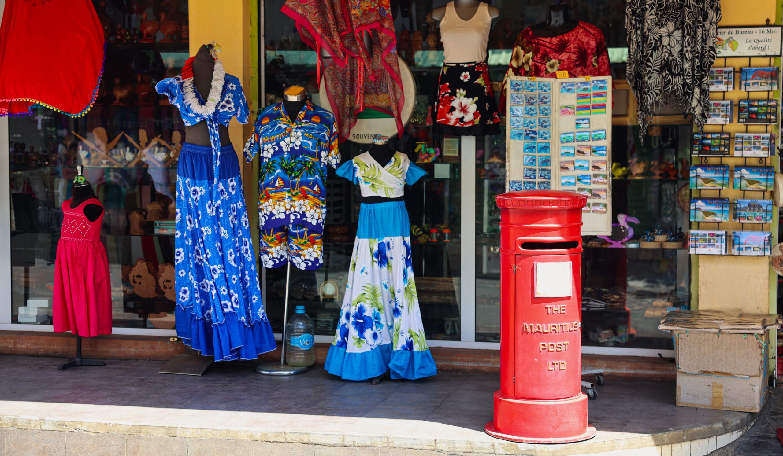 Read more about the article Local Markets in Mauritius: Where to Experience Authentic Island Life 