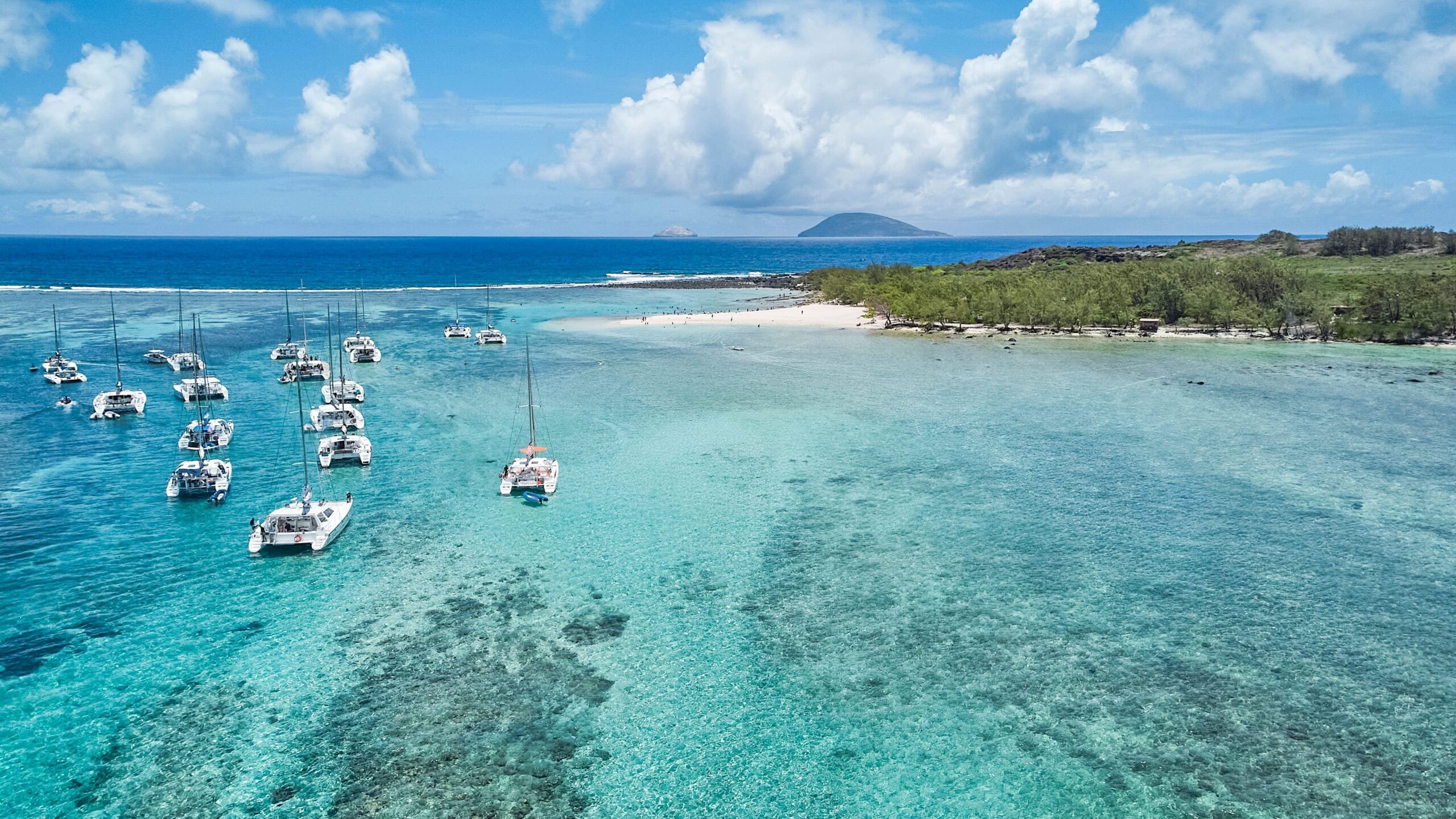 Read more about the article Unforgettable Experiences in Mauritius: Discover the Island with LOV 